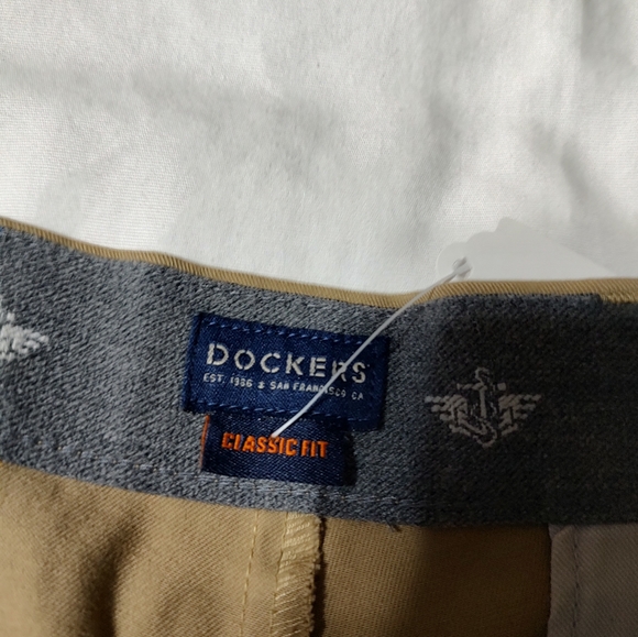 Men's Docker Khaki Pants - Picture 5 of 6